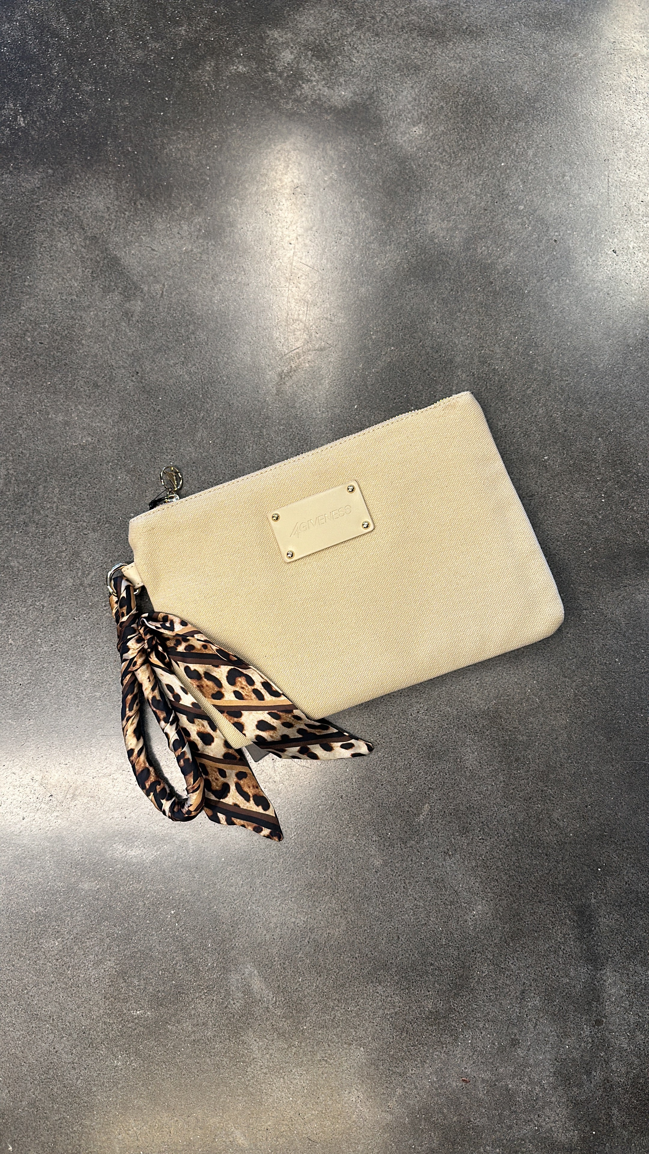 Pochette animalier BEIGE - 4GIVENESS