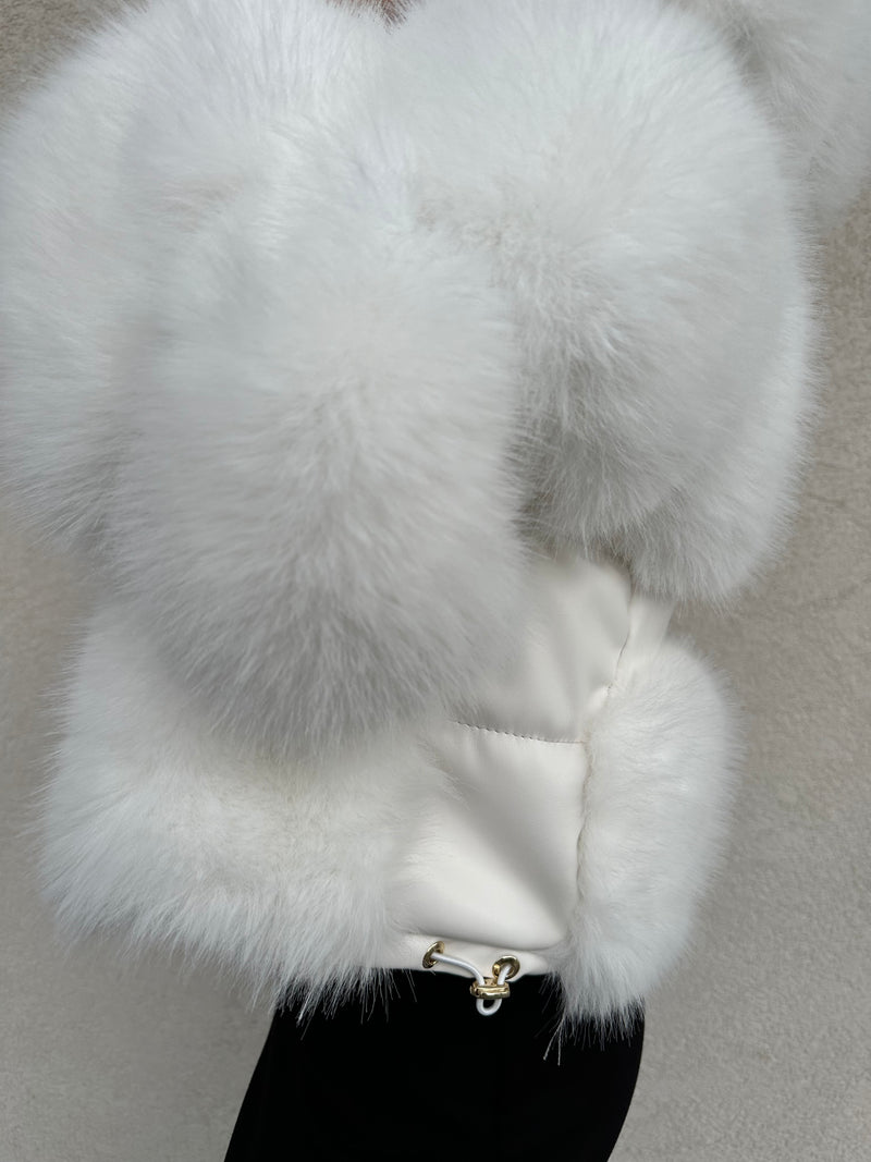 Ecopelliccia cappuccio BIANCA - YES LONDON